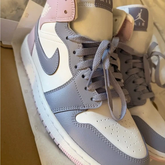 Jordan Air 1 Mid • Pink/Purple • Women’s sz 10 - Picture 3 of 4